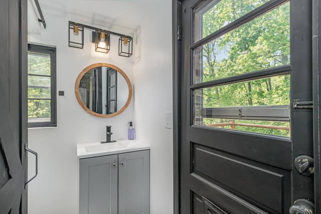 Black Cabin Getaway In Woods I Valpo バルパライソ エクステリア 写真