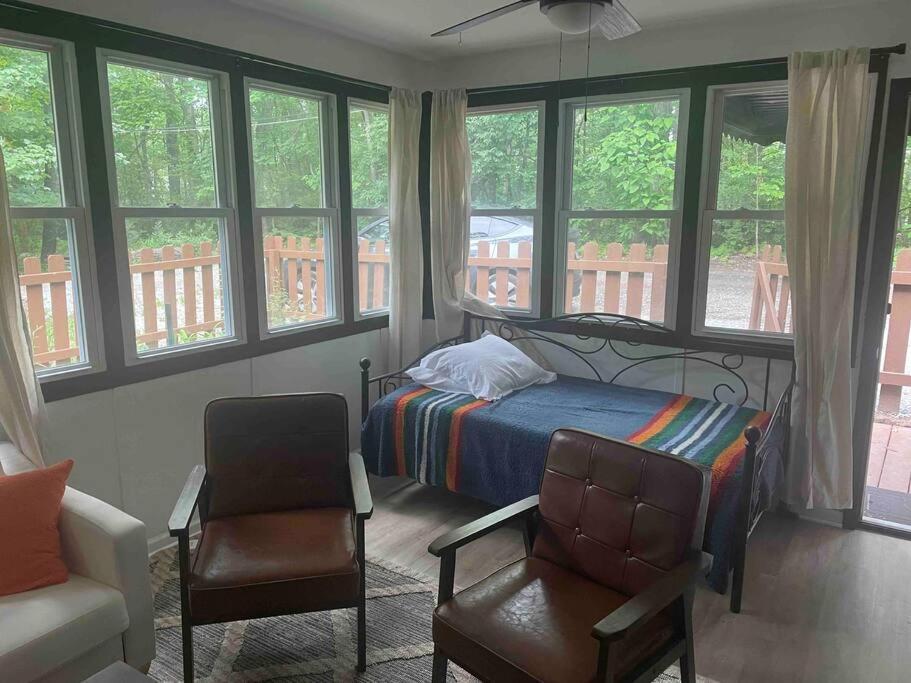 Black Cabin Getaway In Woods I Valpo バルパライソ エクステリア 写真