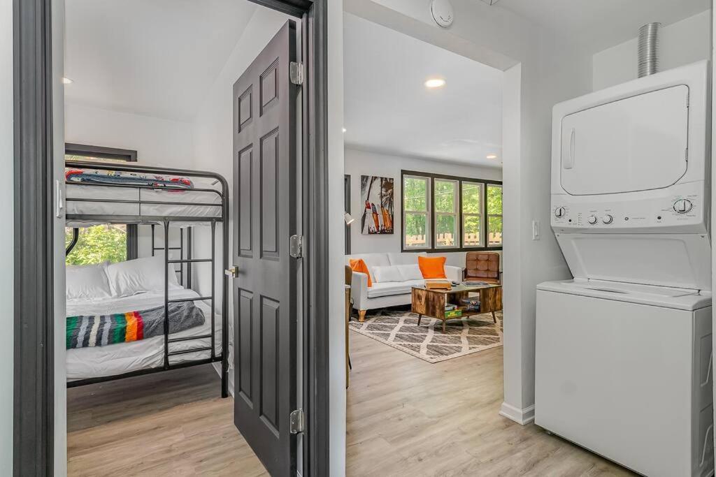 Black Cabin Getaway In Woods I Valpo バルパライソ エクステリア 写真