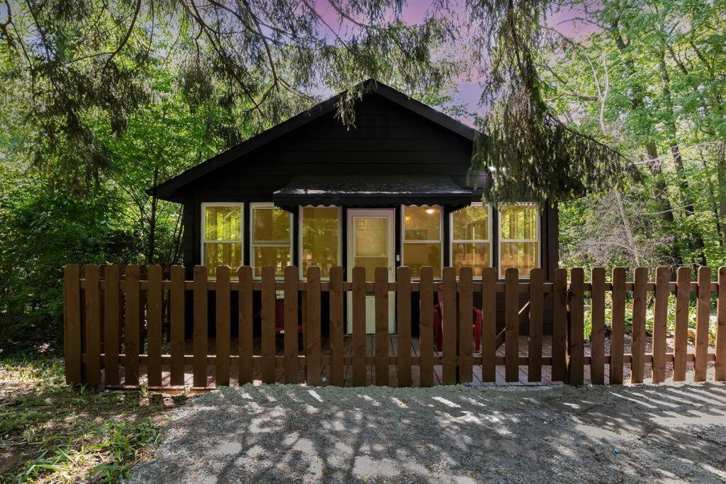 Black Cabin Getaway In Woods I Valpo バルパライソ エクステリア 写真