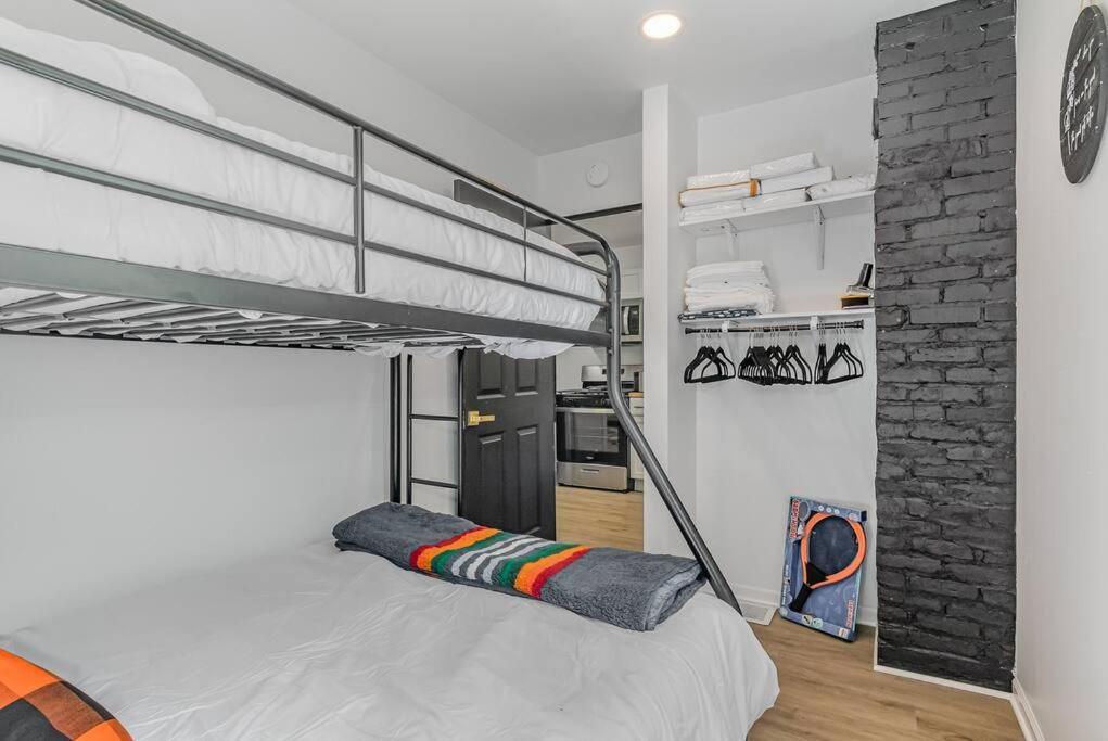Black Cabin Getaway In Woods I Valpo バルパライソ エクステリア 写真
