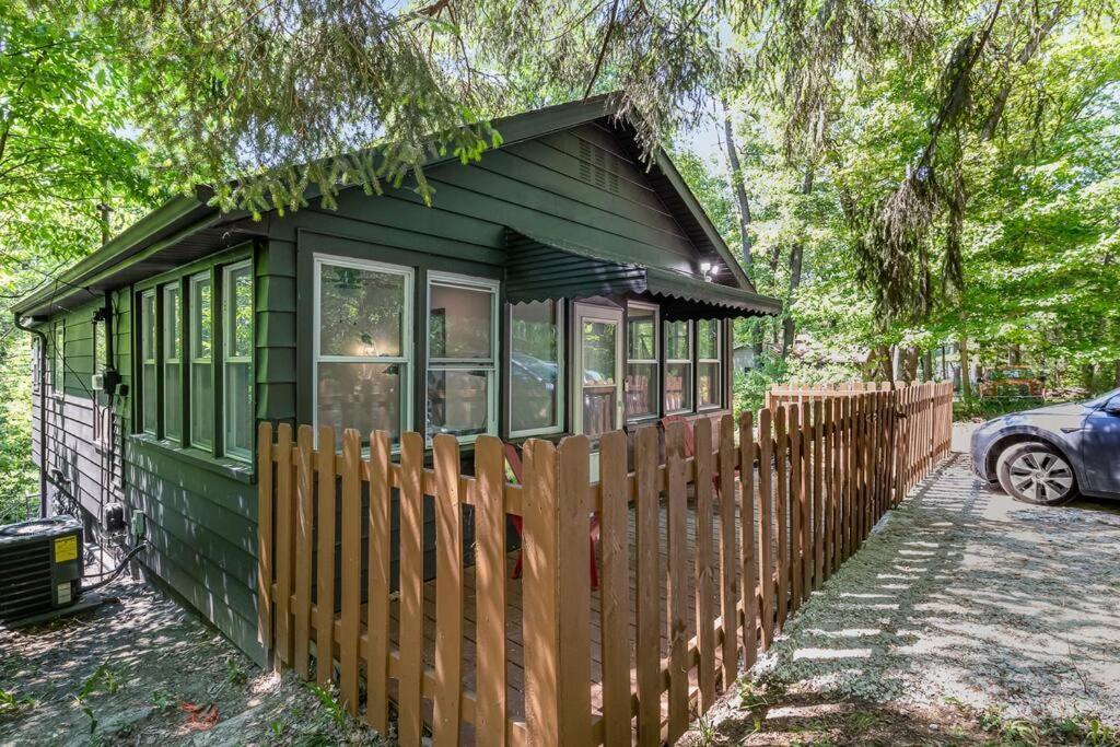 Black Cabin Getaway In Woods I Valpo バルパライソ エクステリア 写真