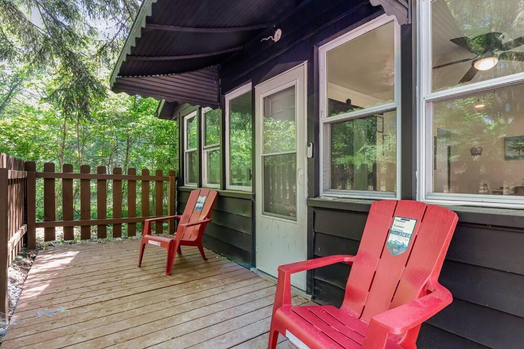 Black Cabin Getaway In Woods I Valpo バルパライソ エクステリア 写真
