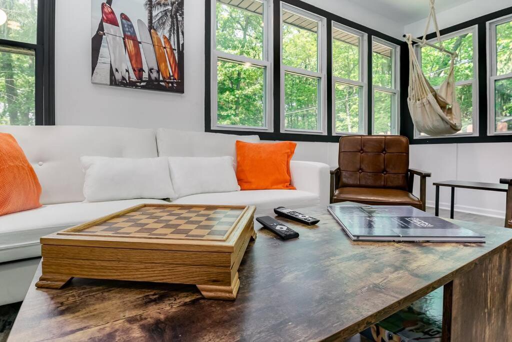 Black Cabin Getaway In Woods I Valpo バルパライソ エクステリア 写真